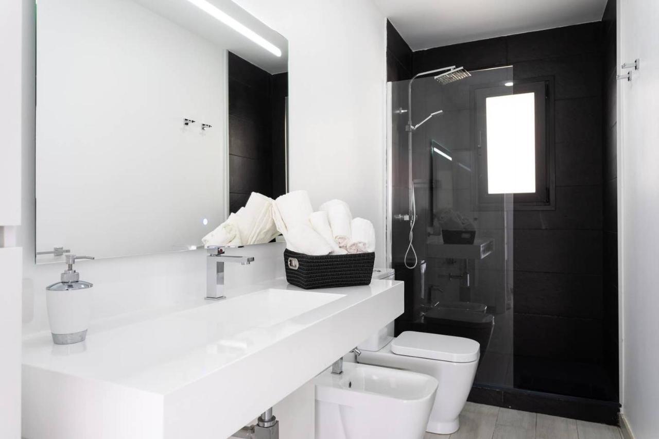 Апартаменты The White Heart House - Attic Sea View Лос Кристианос Экстерьер фото